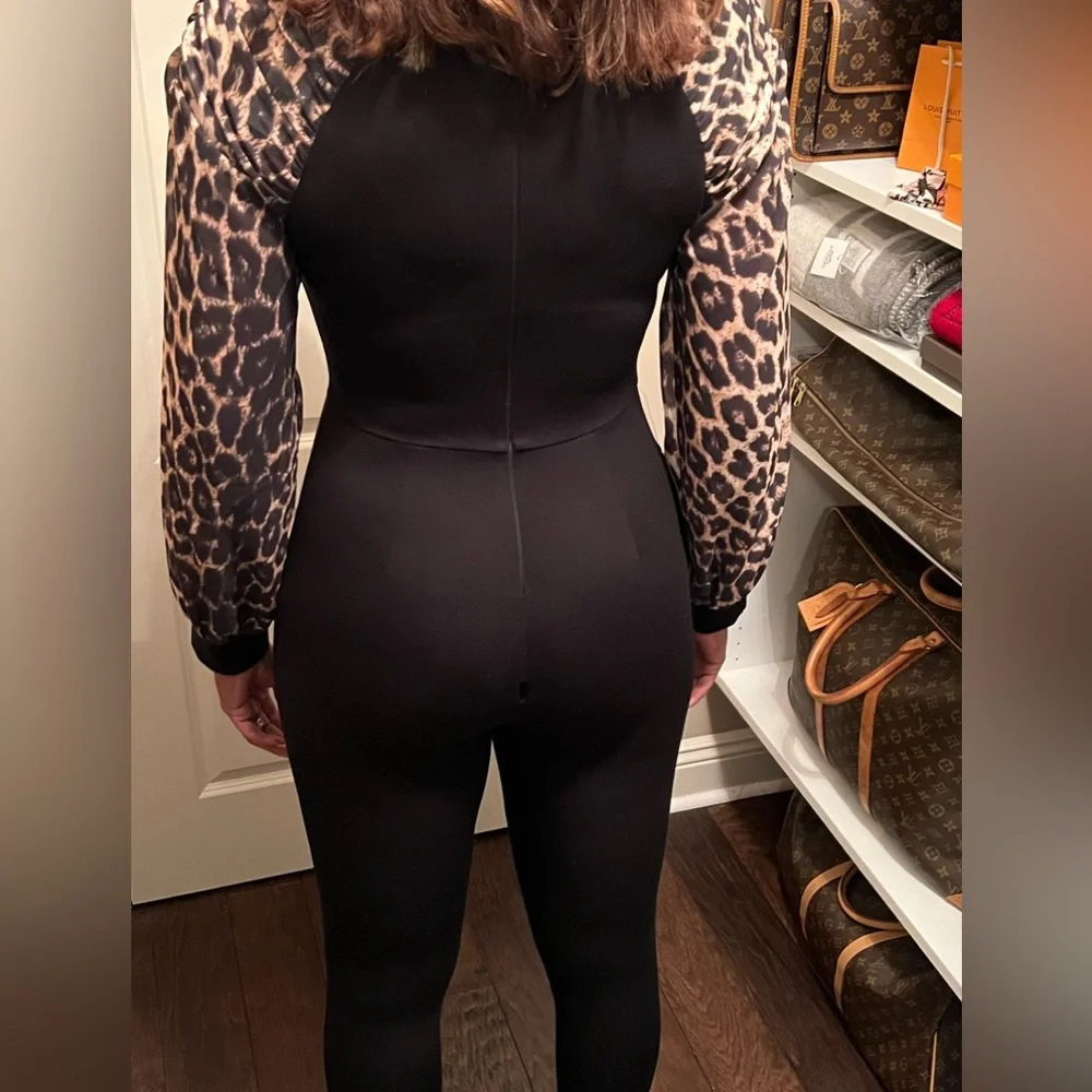 NWT Bebe Leopard PRINTPUFF SLEEVE CATSUIT SzM - Picture 9 of 10